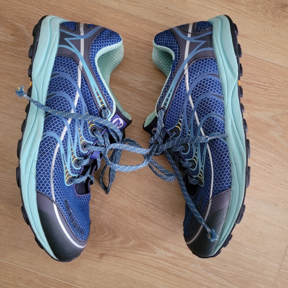 Women's Blue Athletic Running Shoes, Mint Accents